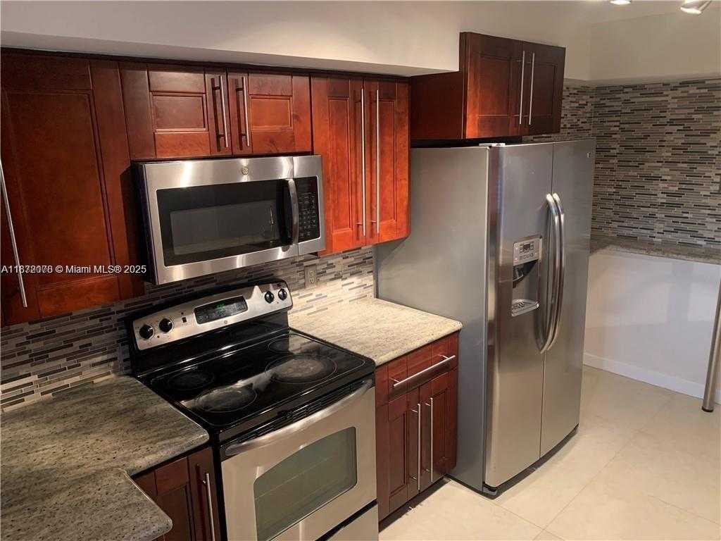 Small Image of 16171 BLATT BLVD #413, Weston Number 8
