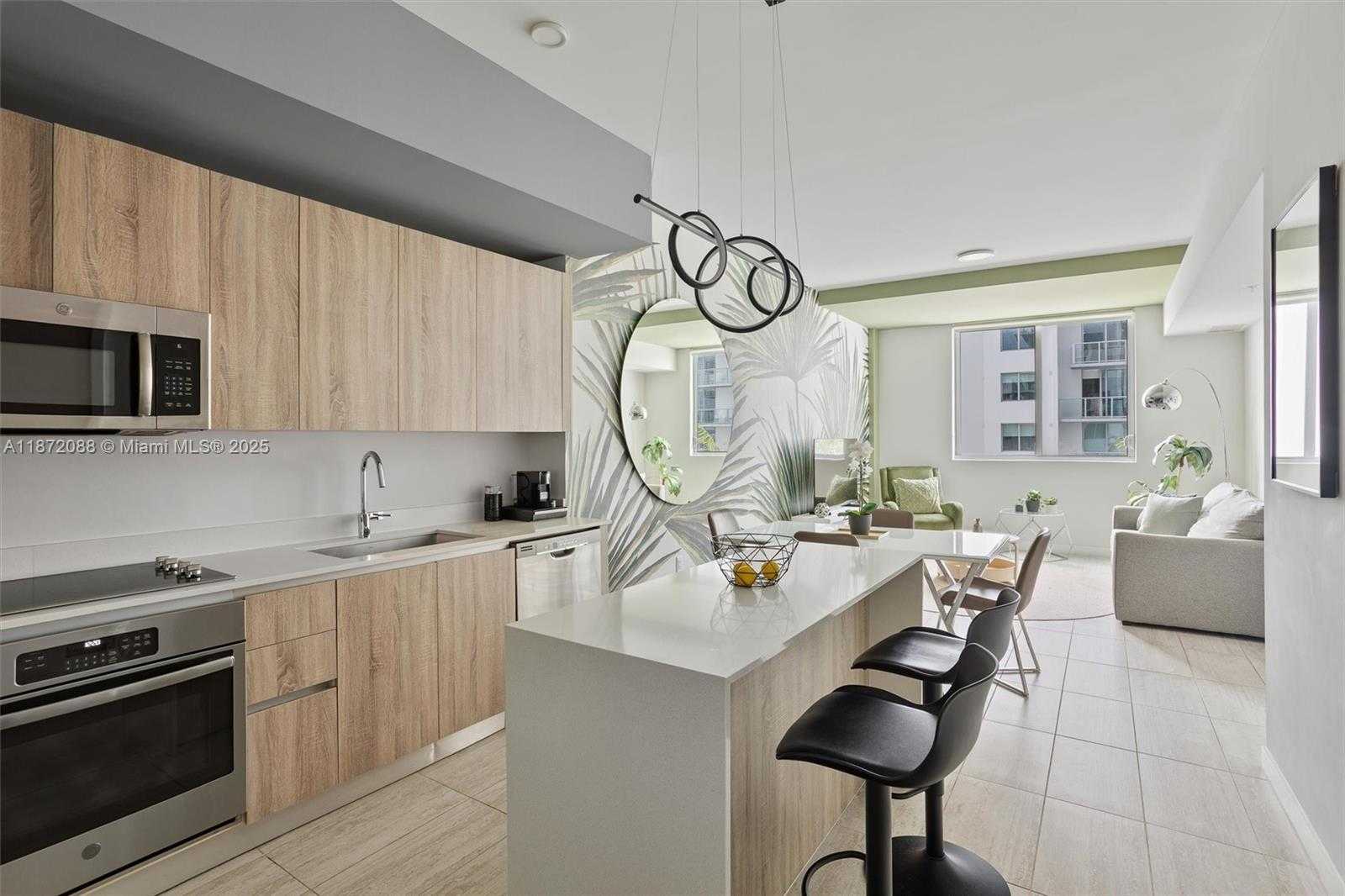 Small Image of 3900 BISCAYNE BLVD #N-819, Miami Number 2