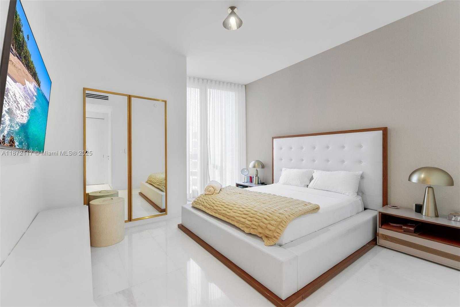 Small Image of 300 BISCAYNE BOULEVARD WAY #4104C, Miami Number 15