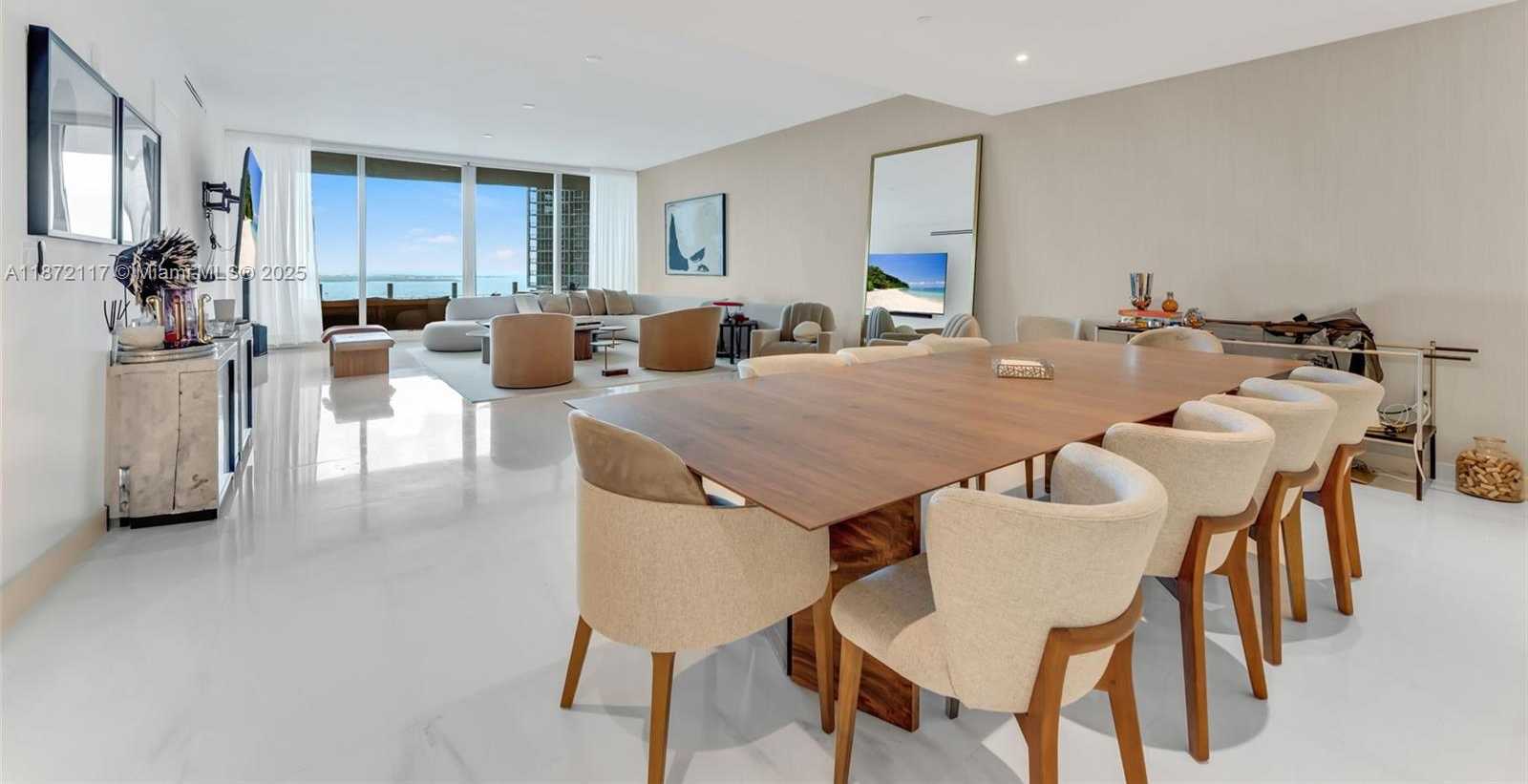 Small Image of 300 BISCAYNE BOULEVARD WAY #4104C, Miami Number 3