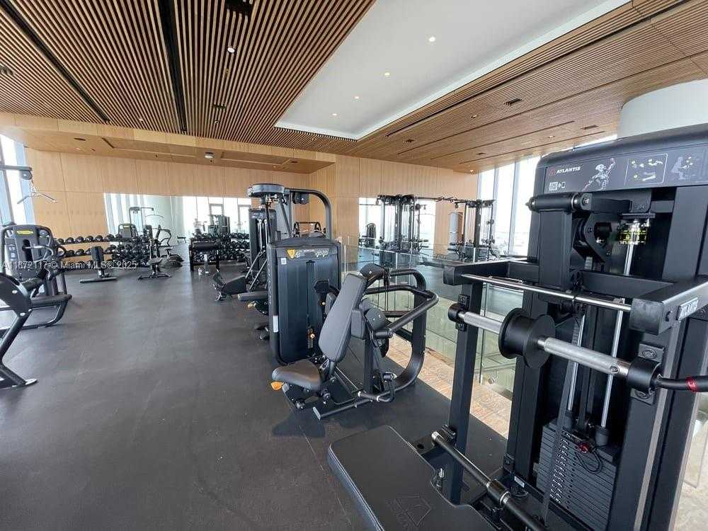 Small Image of 300 BISCAYNE BOULEVARD WAY #4104C, Miami Number 34