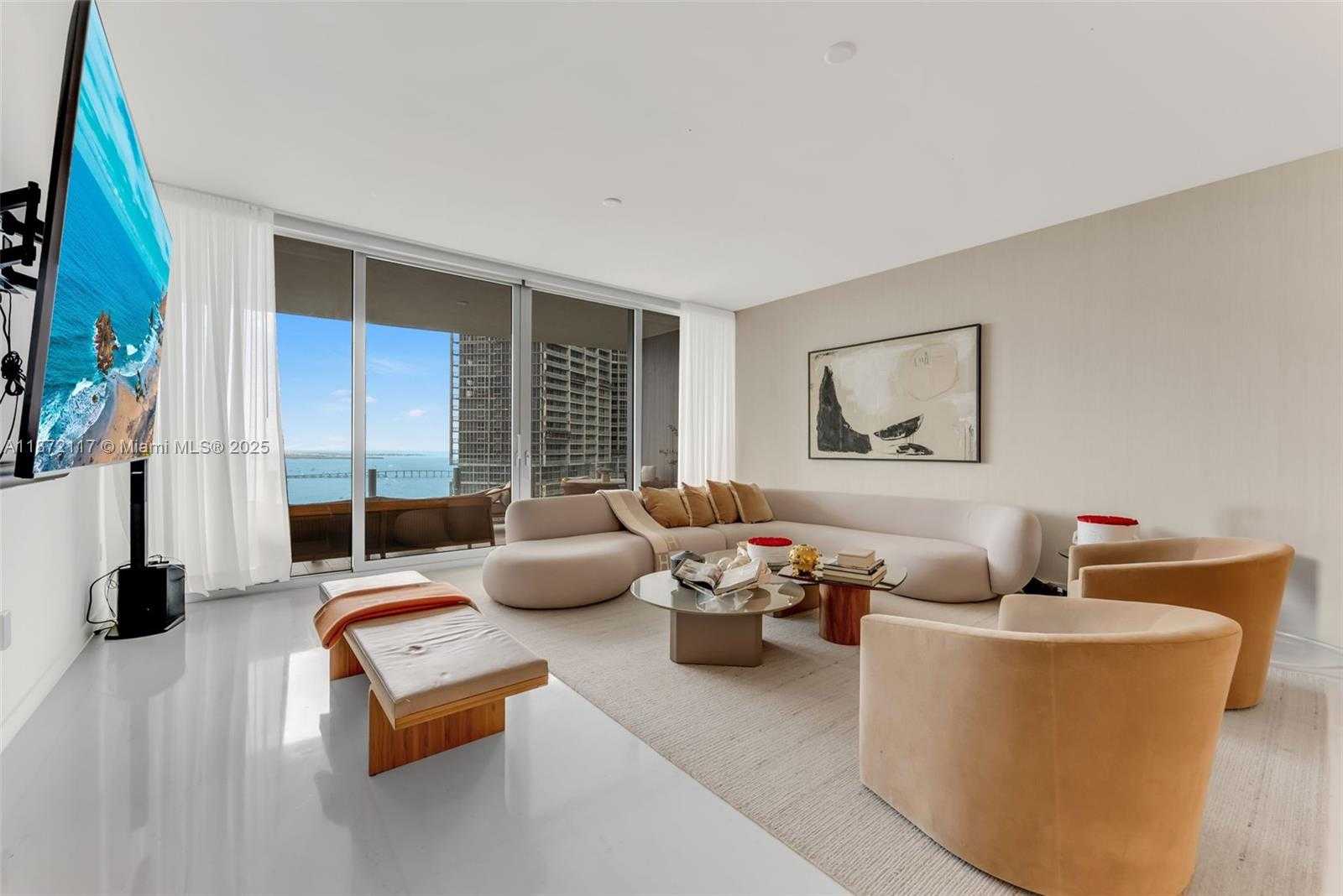 Small Image of 300 BISCAYNE BOULEVARD WAY #4104C, Miami Number 4