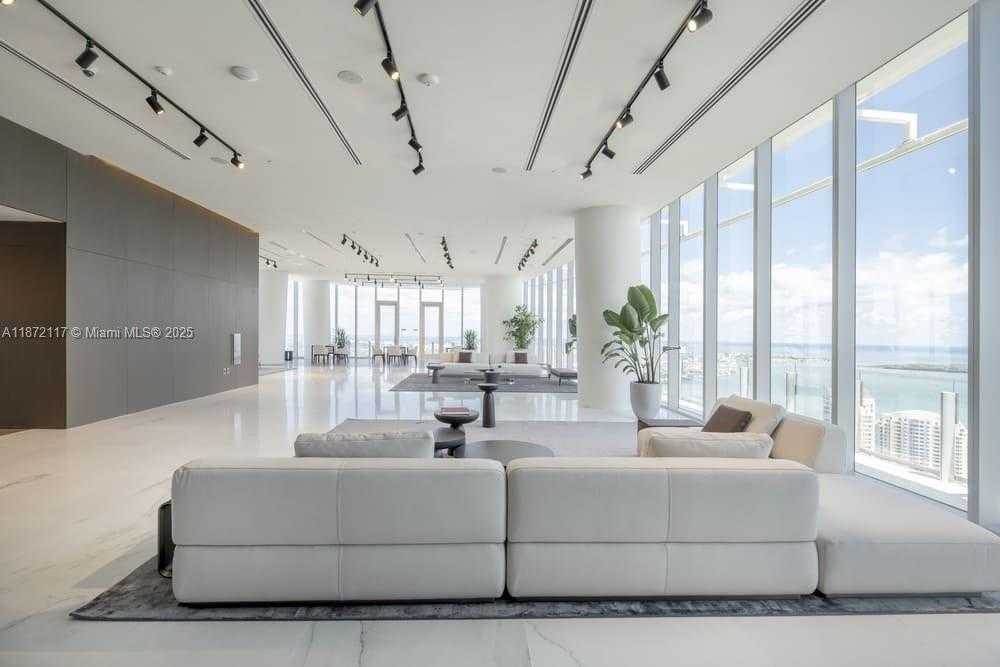 Small Image of 300 BISCAYNE BOULEVARD WAY #4104C, Miami Number 52