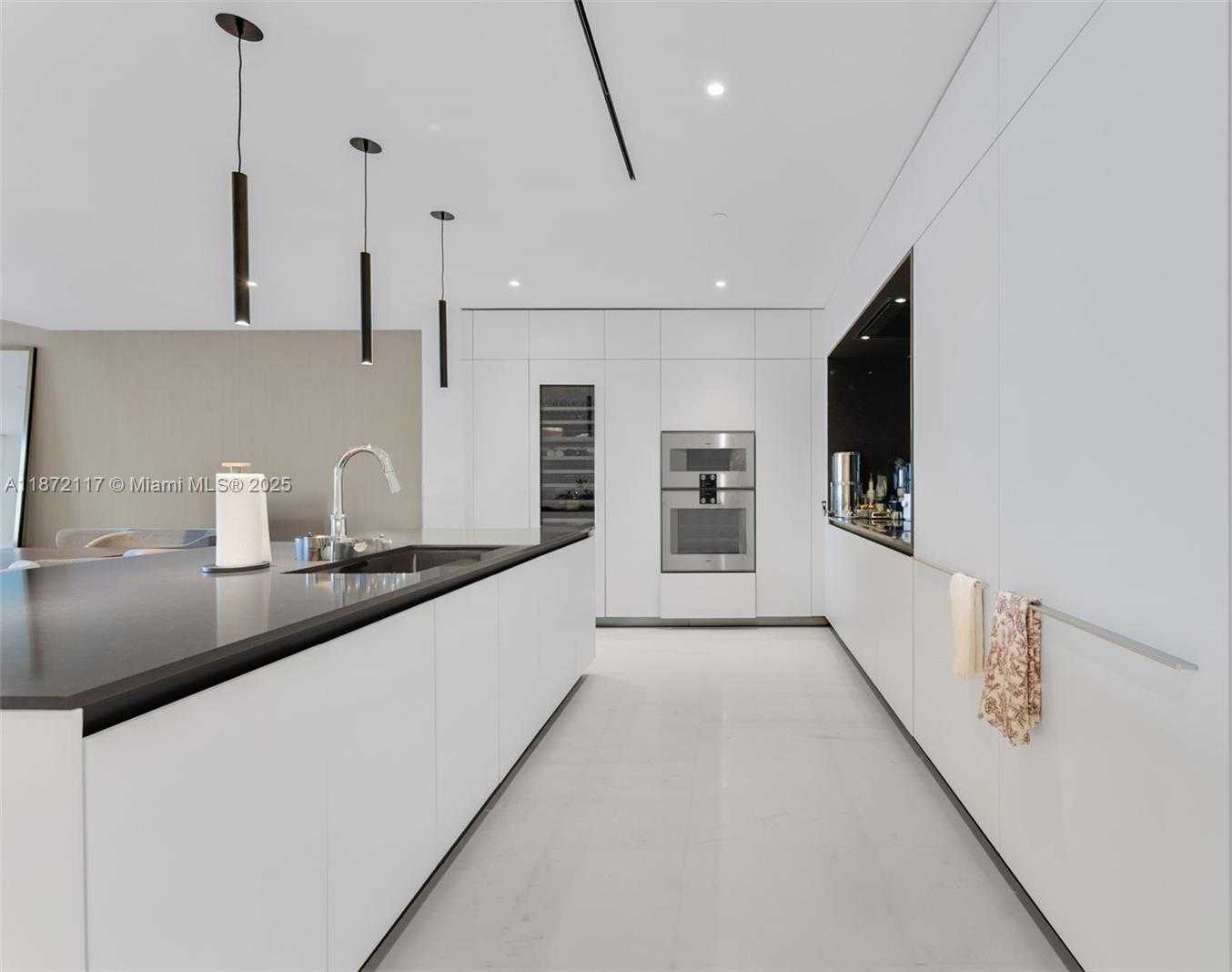 Small Image of 300 BISCAYNE BOULEVARD WAY #4104C, Miami Number 8
