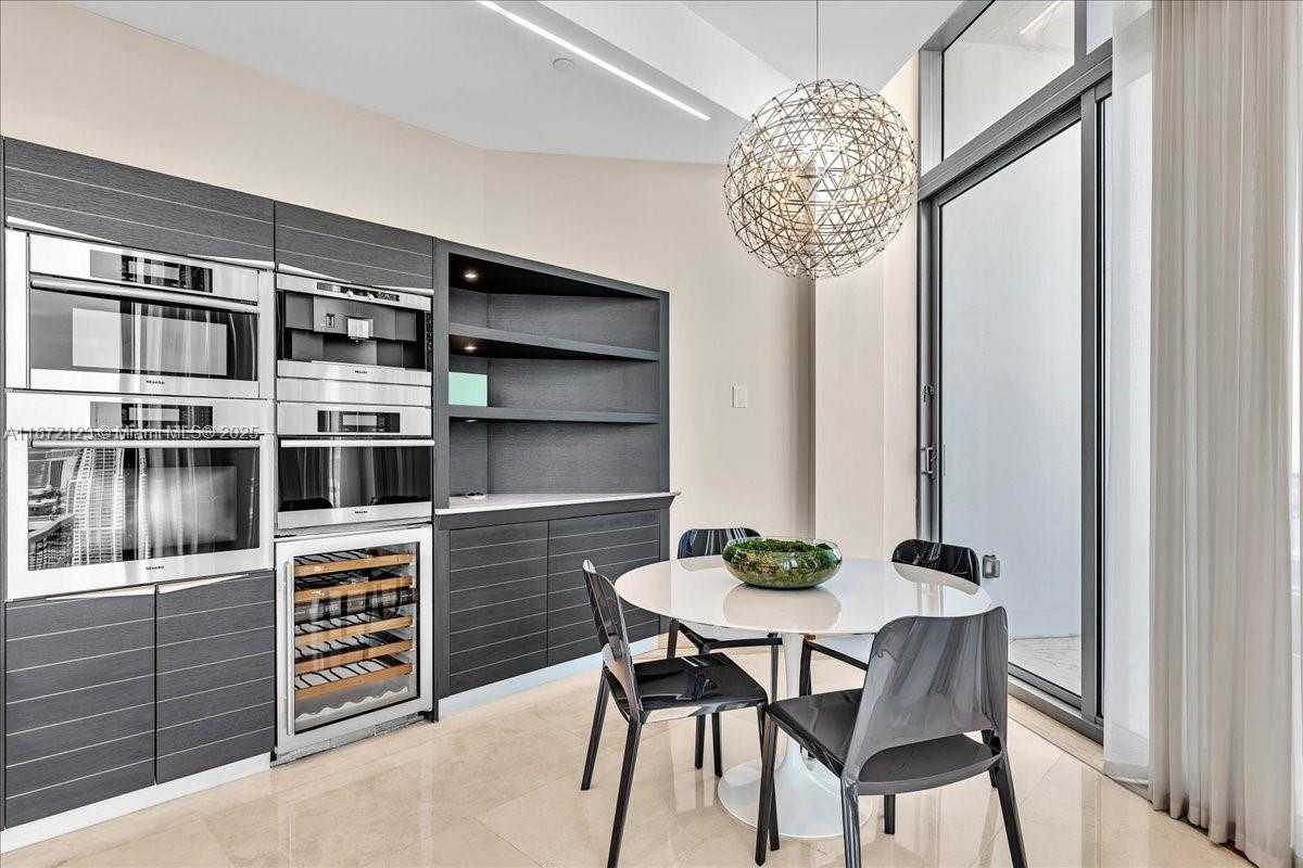 Small Image of 200 BISCAYNE BOULEVARD WAY #5401, Miami Number 11