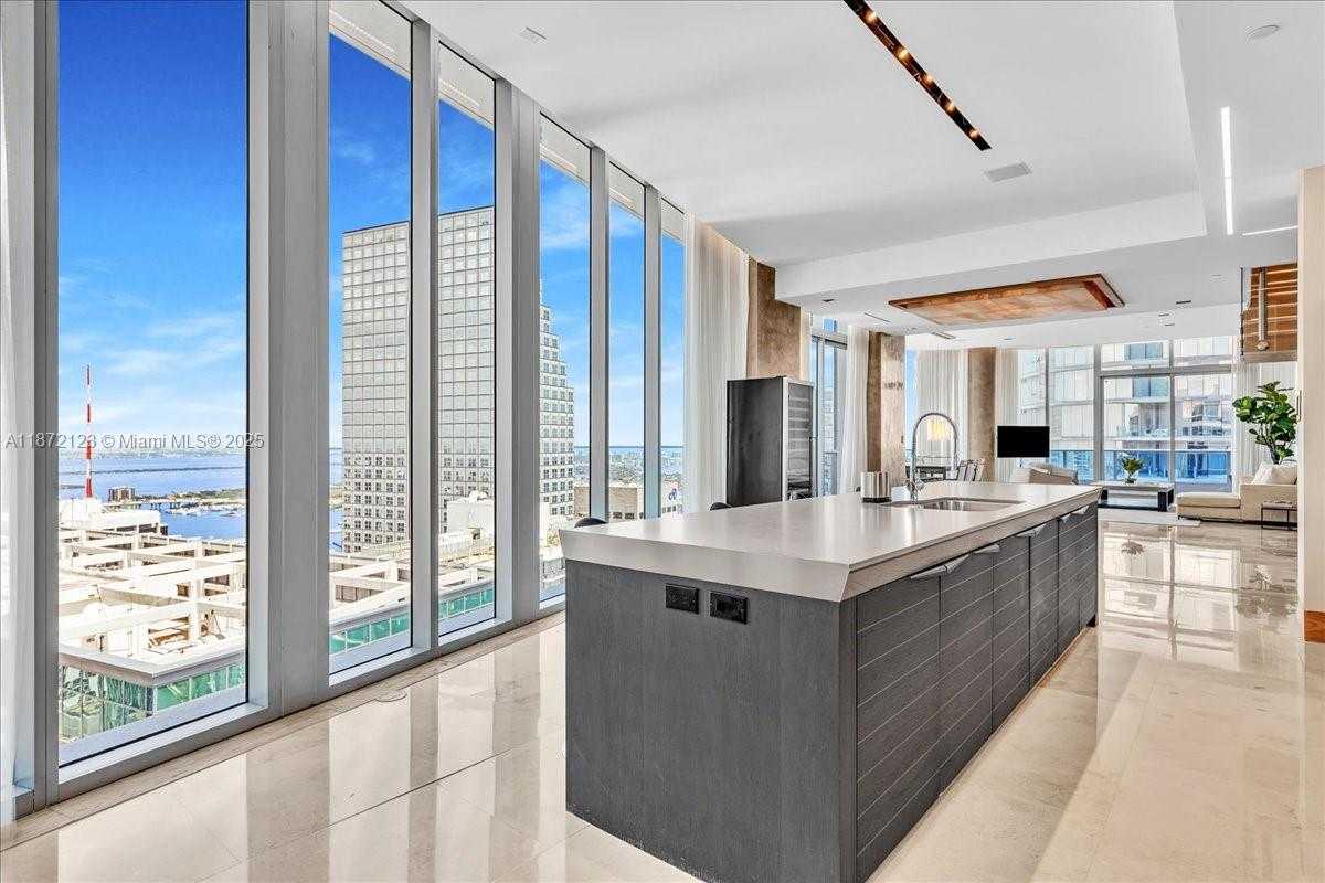 Small Image of 200 BISCAYNE BOULEVARD WAY #5401, Miami Number 12