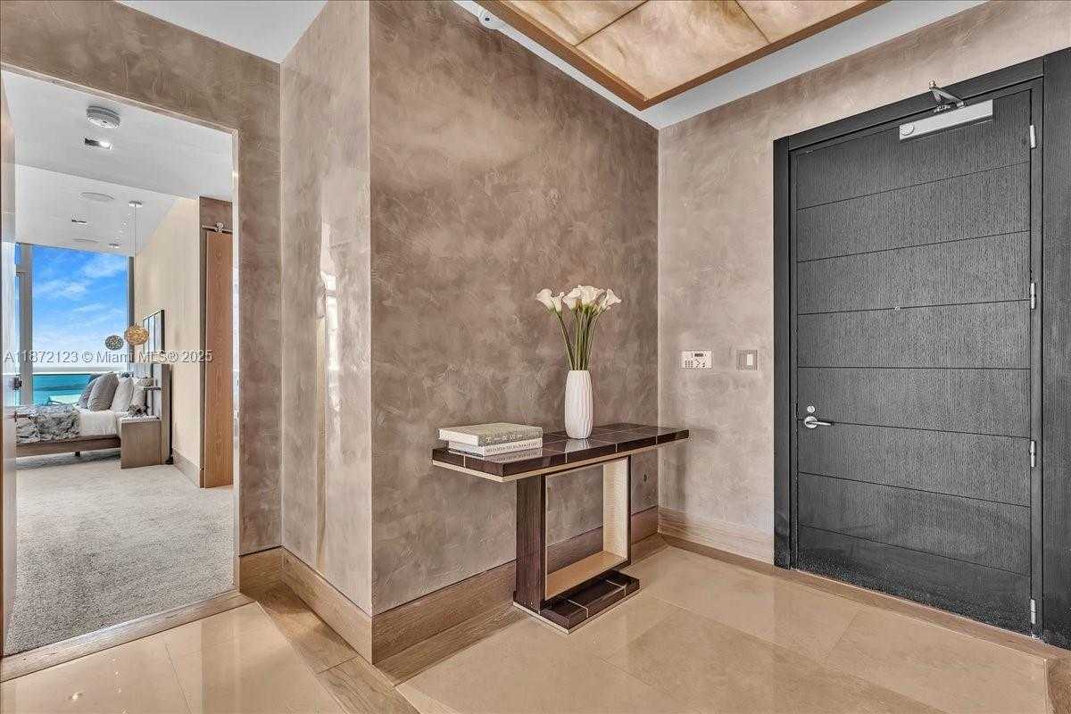 Small Image of 200 BISCAYNE BOULEVARD WAY #5401, Miami Number 16