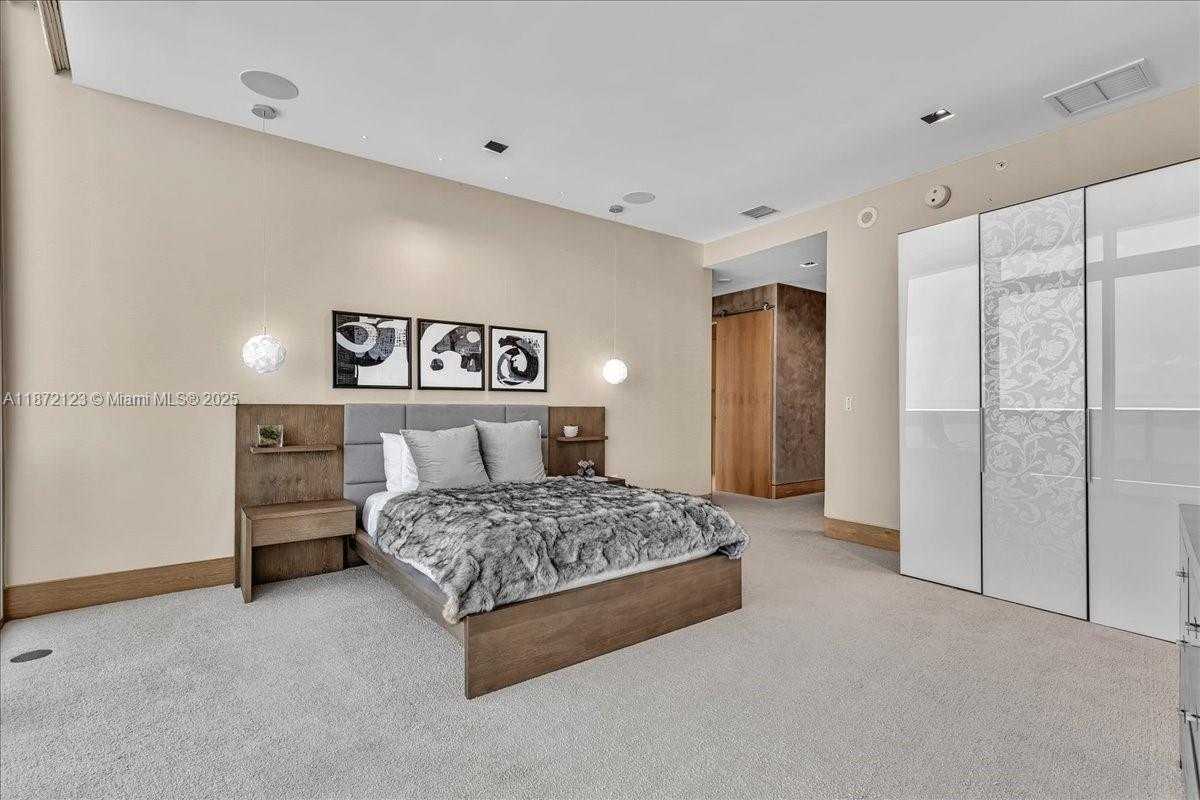 Small Image of 200 BISCAYNE BOULEVARD WAY #5401, Miami Number 19