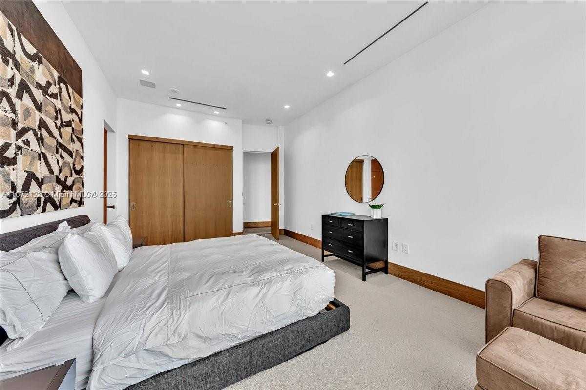 Small Image of 200 BISCAYNE BOULEVARD WAY #5401, Miami Number 27
