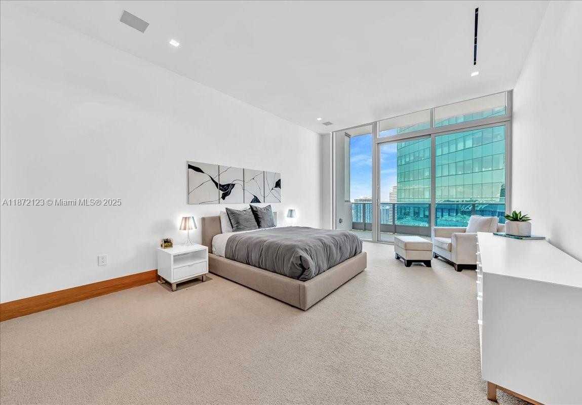 Small Image of 200 BISCAYNE BOULEVARD WAY #5401, Miami Number 29