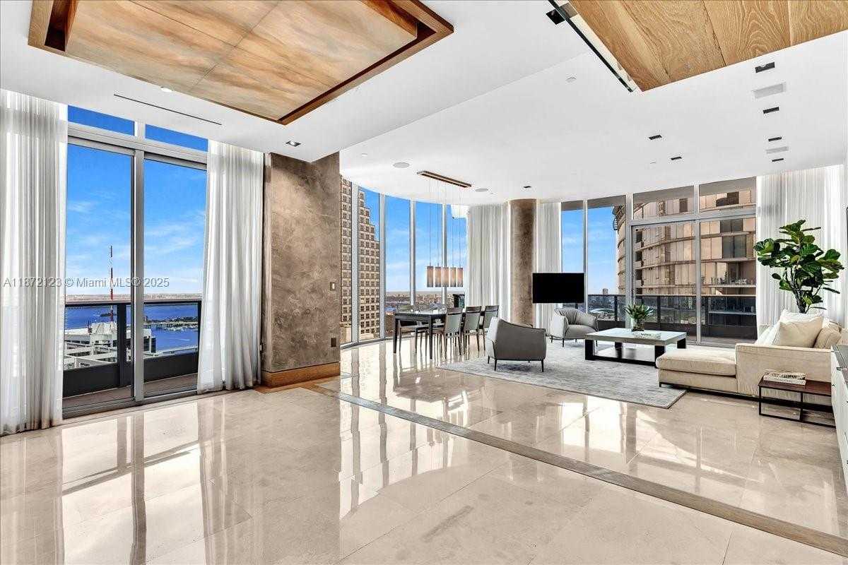 Small Image of 200 BISCAYNE BOULEVARD WAY #5401, Miami Number 3