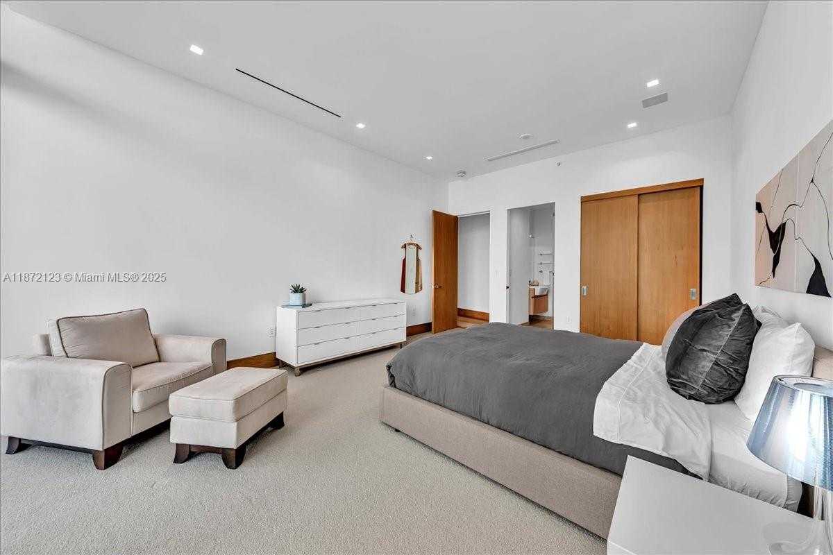 Small Image of 200 BISCAYNE BOULEVARD WAY #5401, Miami Number 31