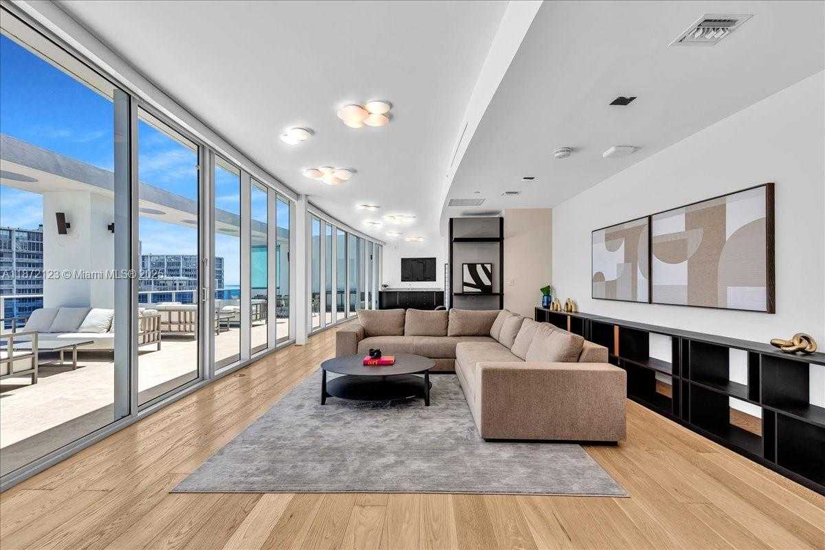 Small Image of 200 BISCAYNE BOULEVARD WAY #5401, Miami Number 34