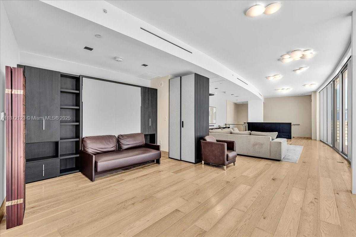 Small Image of 200 BISCAYNE BOULEVARD WAY #5401, Miami Number 36
