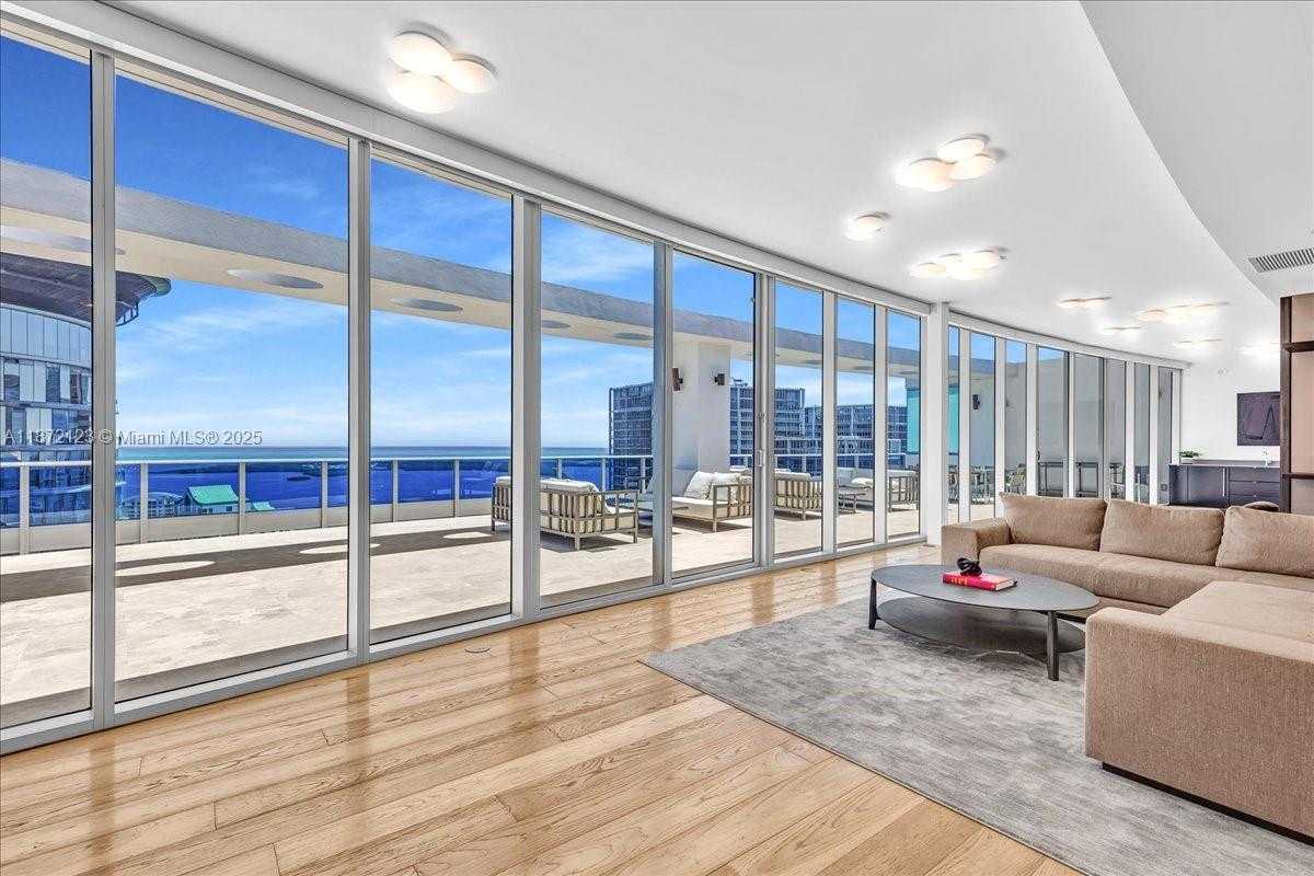 Small Image of 200 BISCAYNE BOULEVARD WAY #5401, Miami Number 37