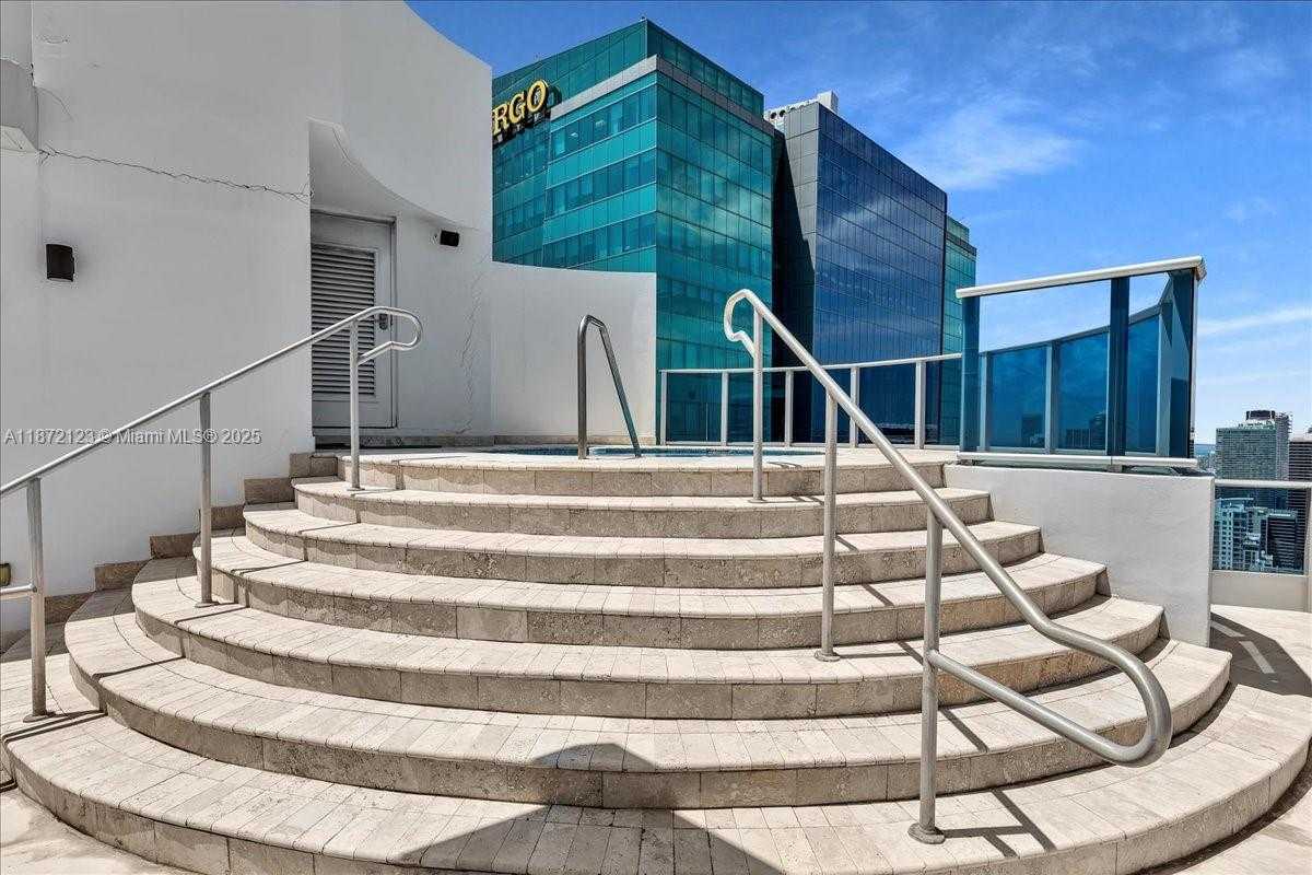 Small Image of 200 BISCAYNE BOULEVARD WAY #5401, Miami Number 44