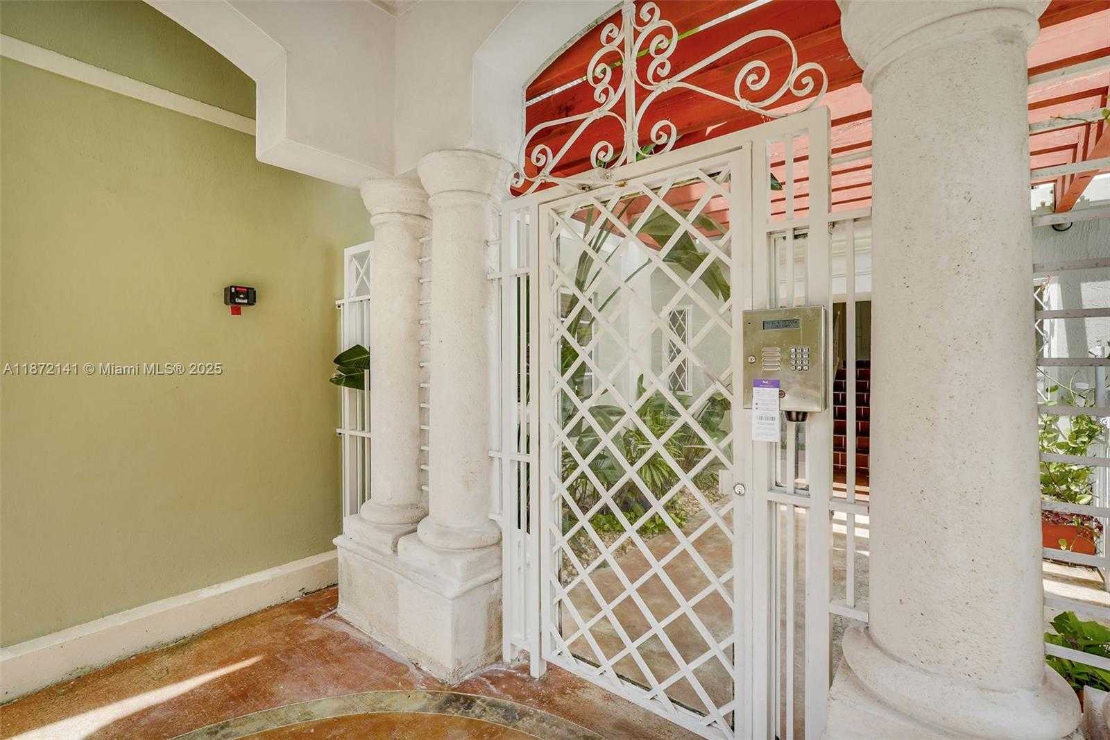 Small Image of 45 ANTILLA AVE #2E, Coral Gables Number 11