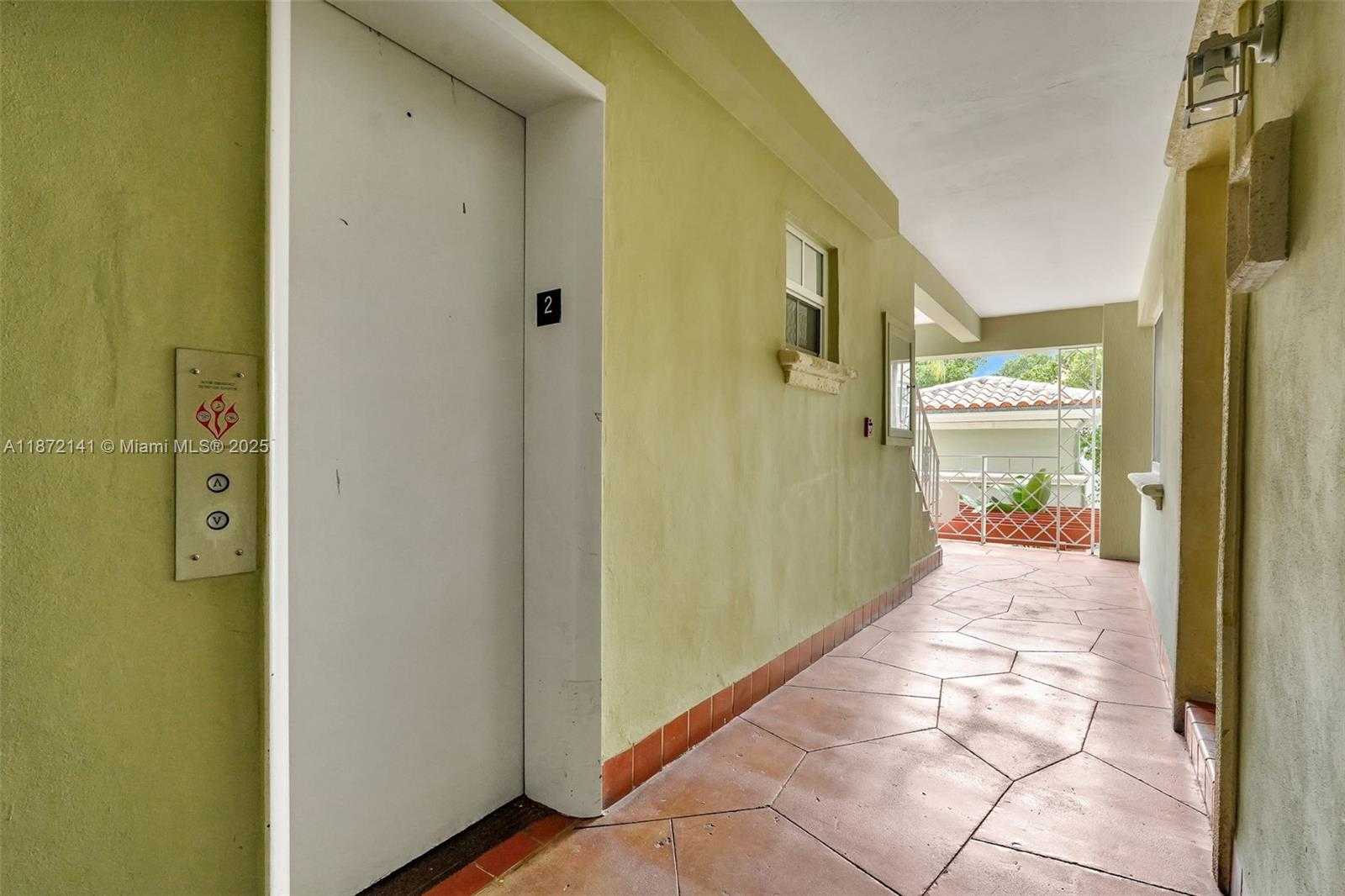Small Image of 45 ANTILLA AVE #2E, Coral Gables Number 16