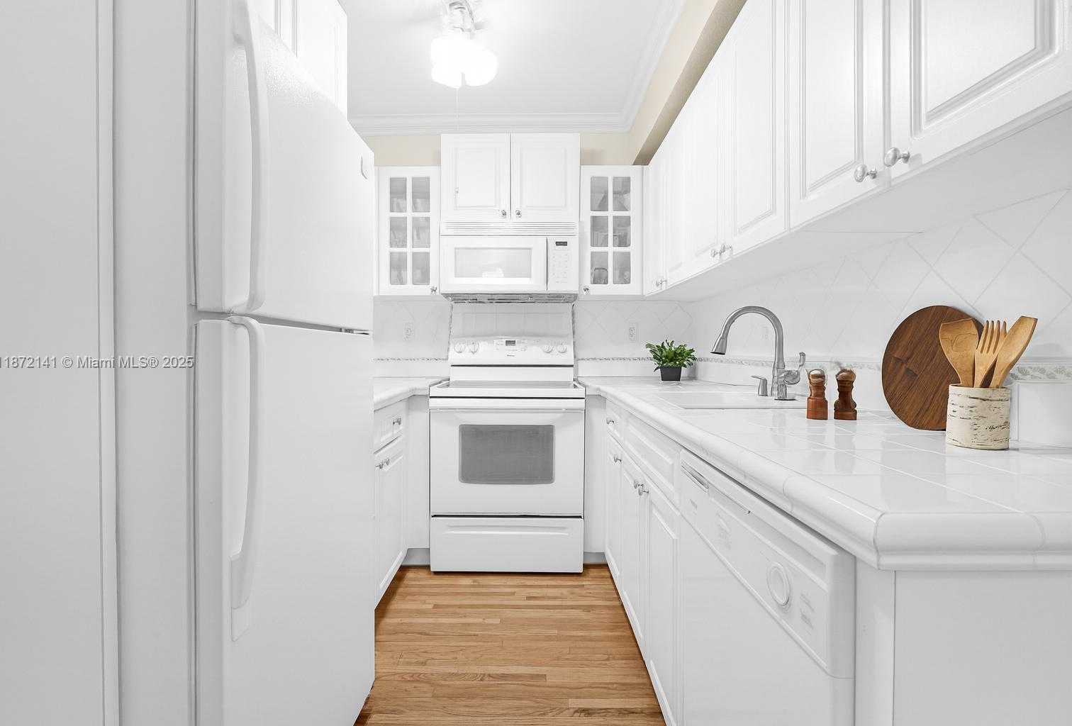 Small Image of 45 ANTILLA AVE #2E, Coral Gables Number 6