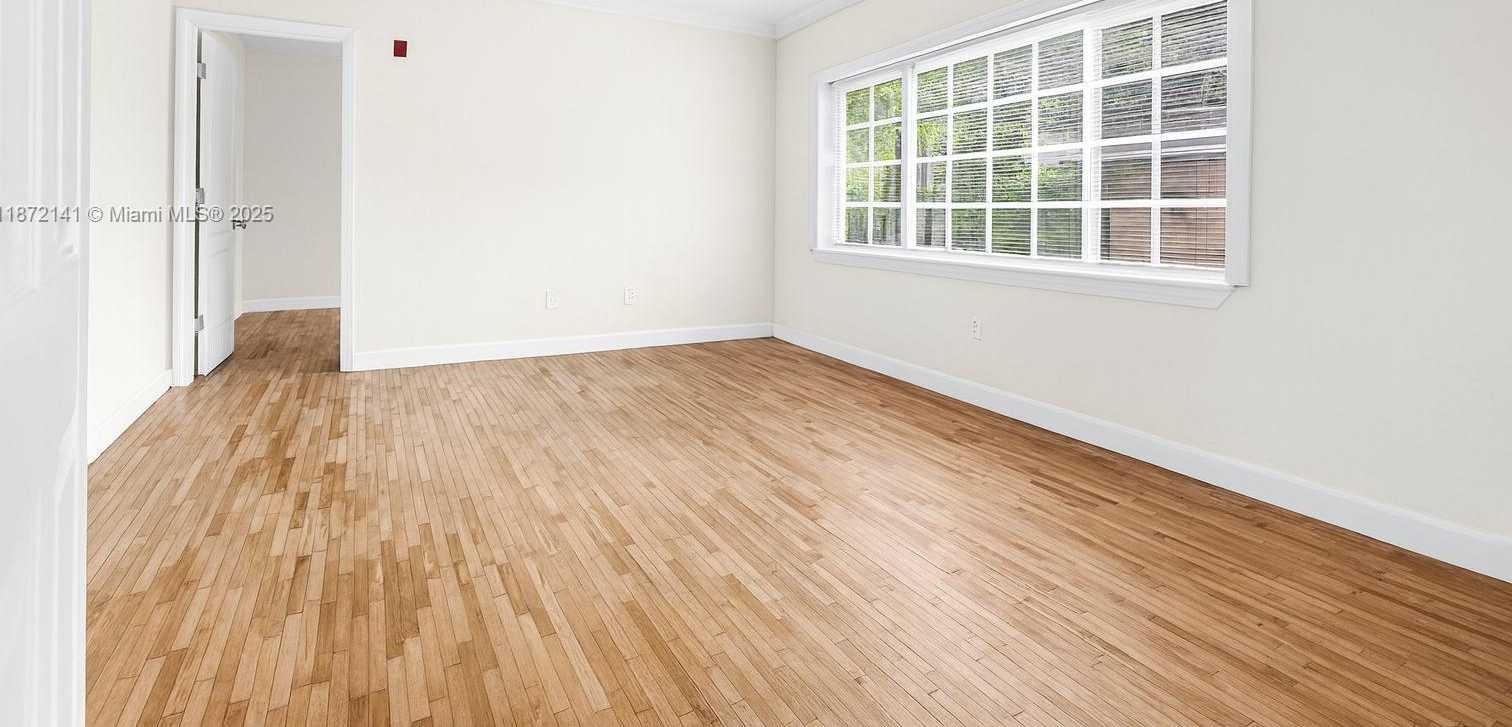 Small Image of 45 ANTILLA AVE #2E, Coral Gables Number 7