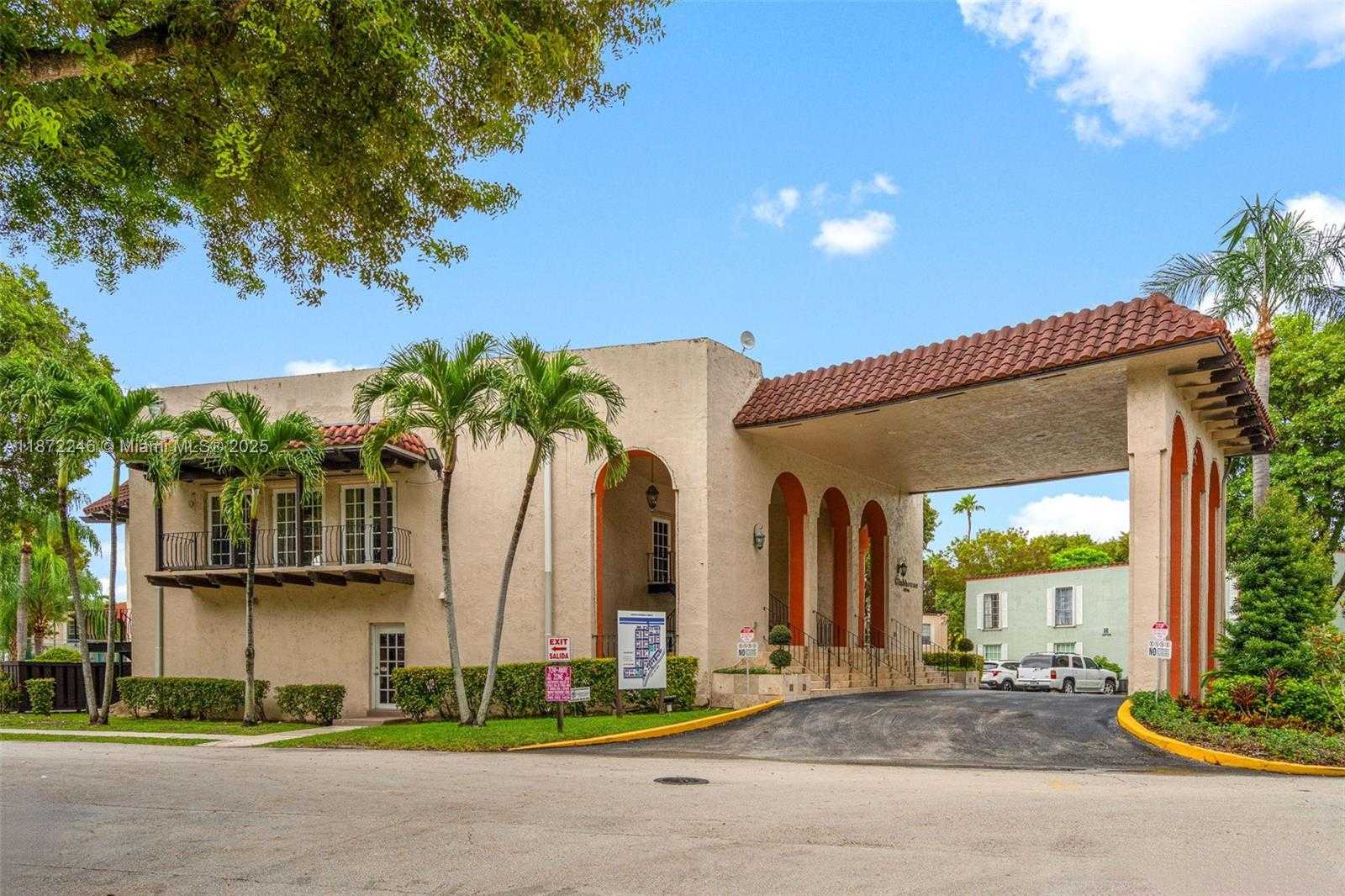 Small Image of 10834 NORTH KENDALL DR #X12, Miami Number 31