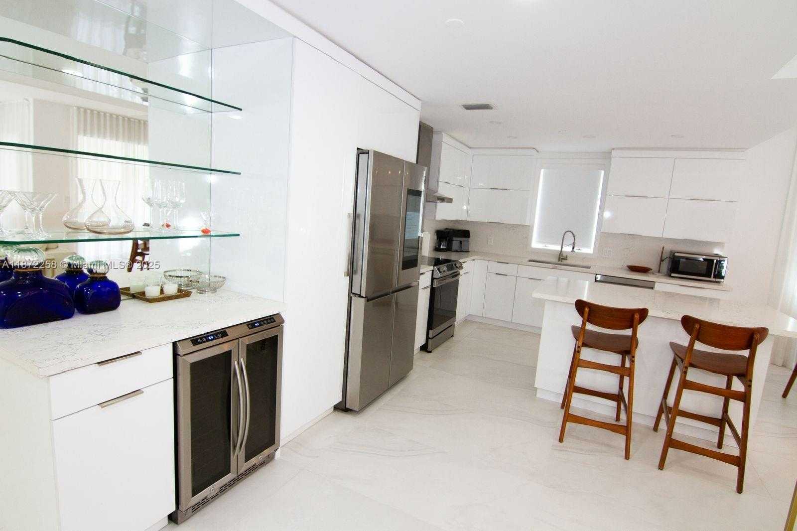 Small Image of 19217 FISHER ISLAND DR #19217, Miami Beach Number 4