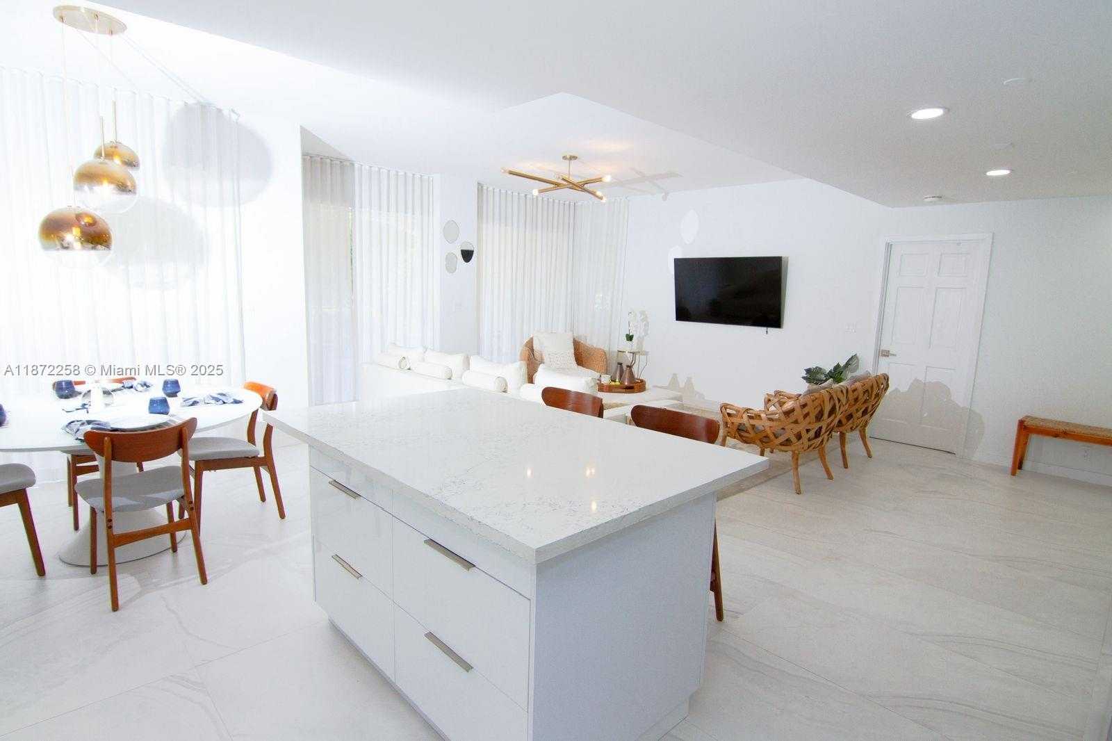Small Image of 19217 FISHER ISLAND DR #19217, Miami Beach Number 6