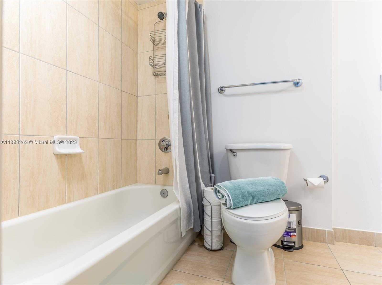 Small Image of 1750 NORTH BAYSHORE DR #2402, Miami Number 16