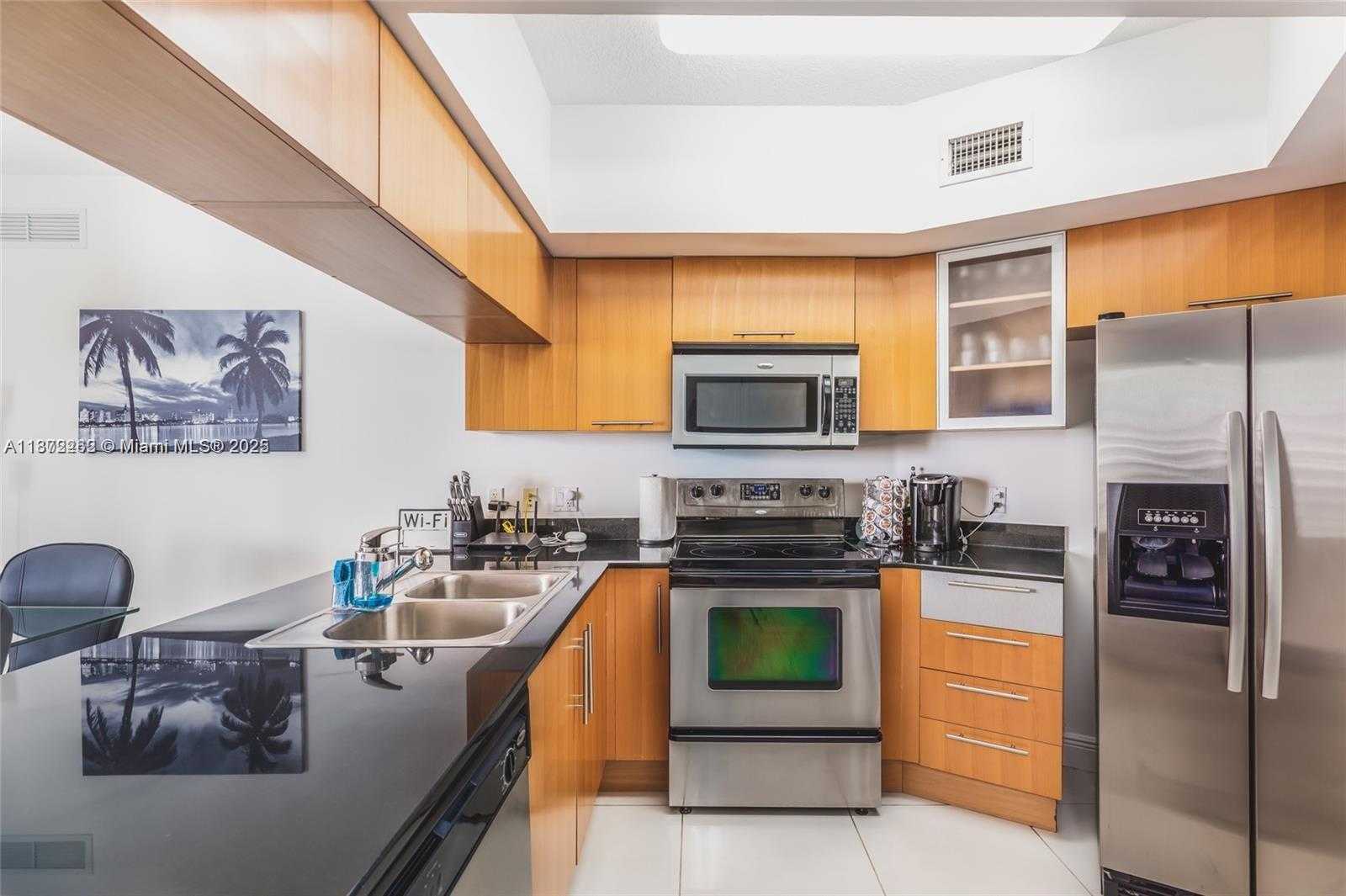 Small Image of 1750 NORTH BAYSHORE DR #2402, Miami Number 2