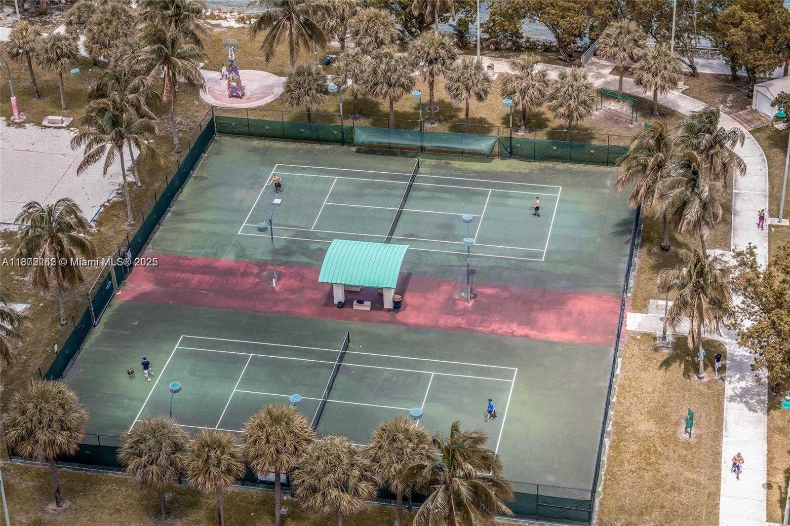 Small Image of 1750 NORTH BAYSHORE DR #2402, Miami Number 22