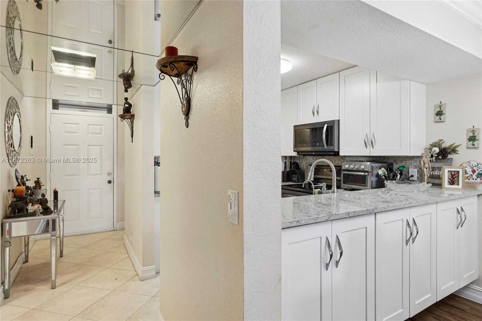 Small Image of 5732 CORAL LAKE DR #308, Margate Number 11