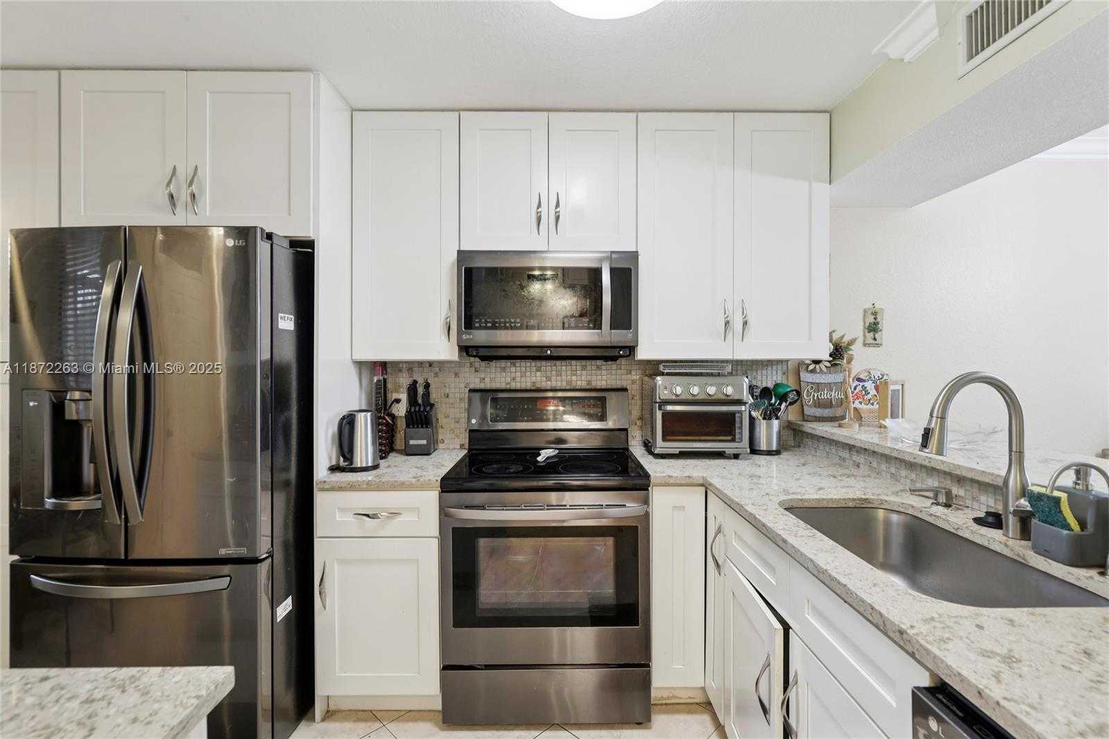 Small Image of 5732 CORAL LAKE DR #308, Margate Number 12