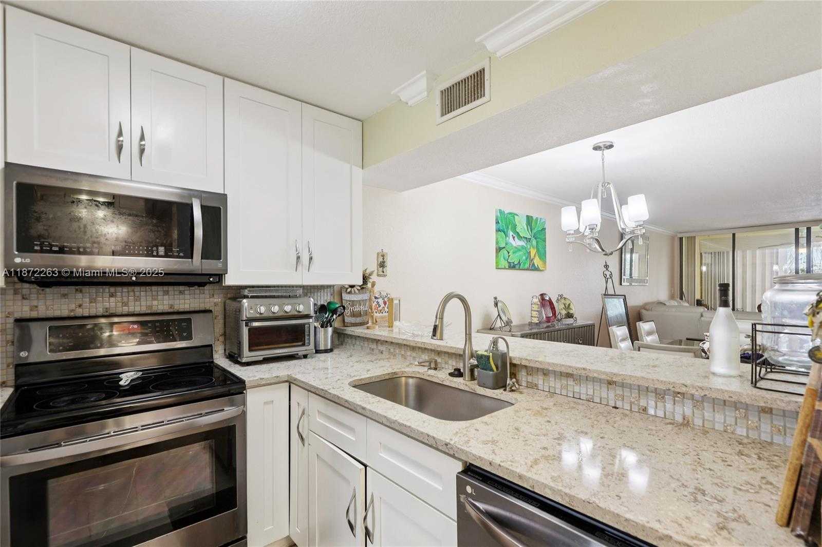 Small Image of 5732 CORAL LAKE DR #308, Margate Number 13