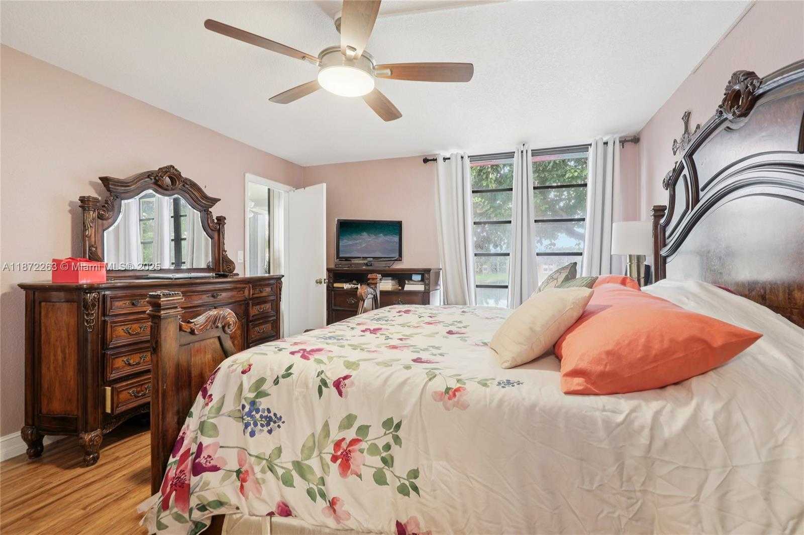 Small Image of 5732 CORAL LAKE DR #308, Margate Number 21