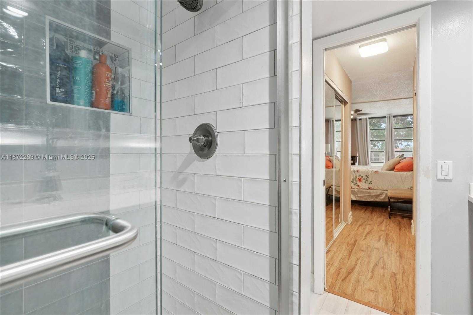 Small Image of 5732 CORAL LAKE DR #308, Margate Number 25