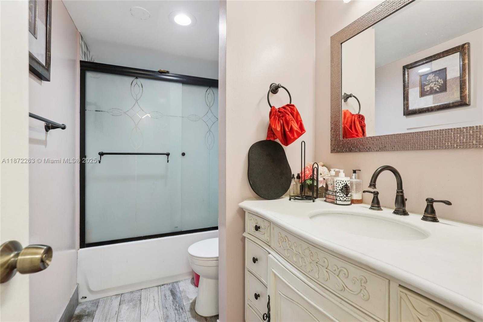 Small Image of 5732 CORAL LAKE DR #308, Margate Number 27