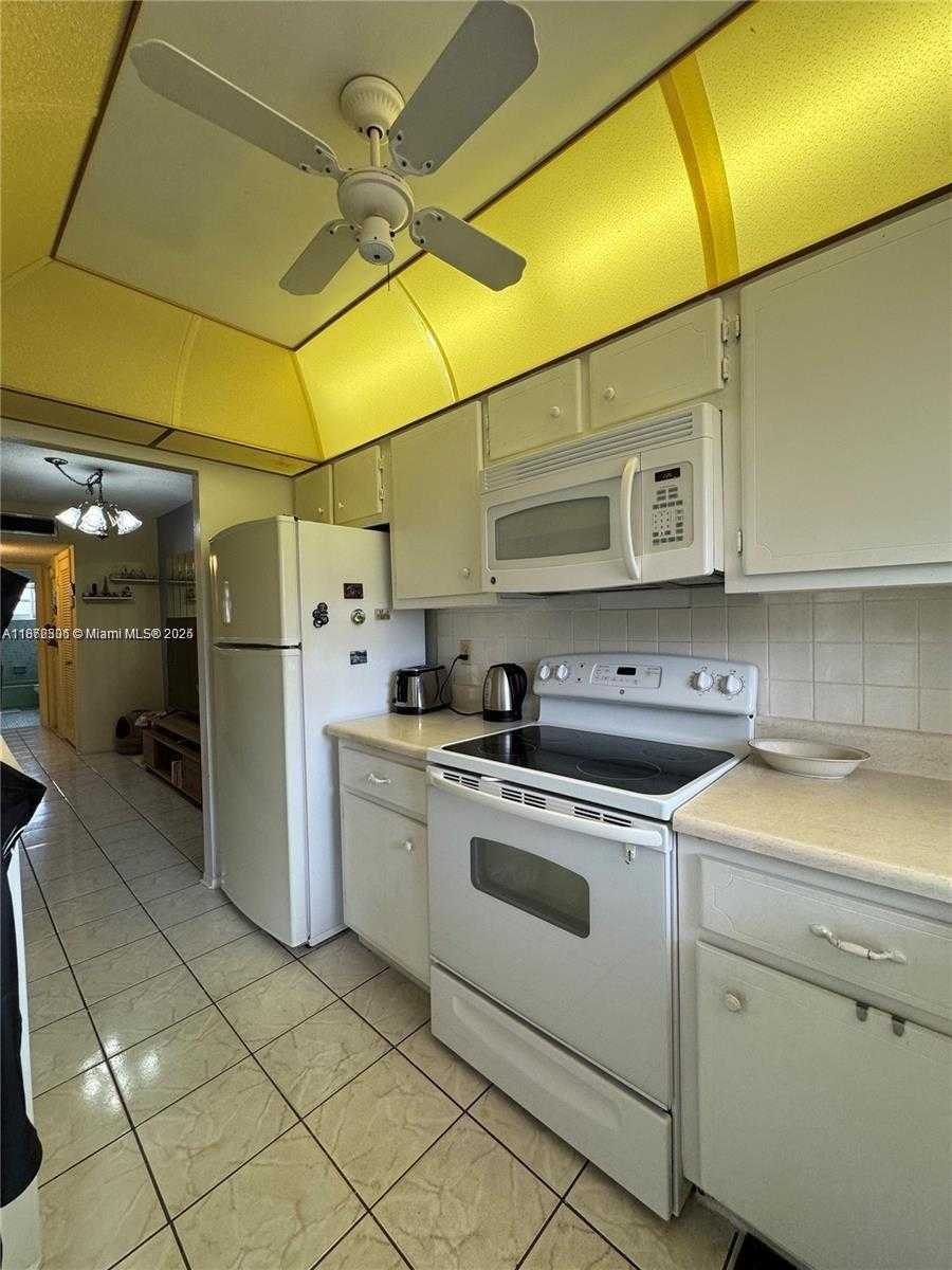 Small Image of 5300 WASHINGTON ST #M107, Hollywood Number 7
