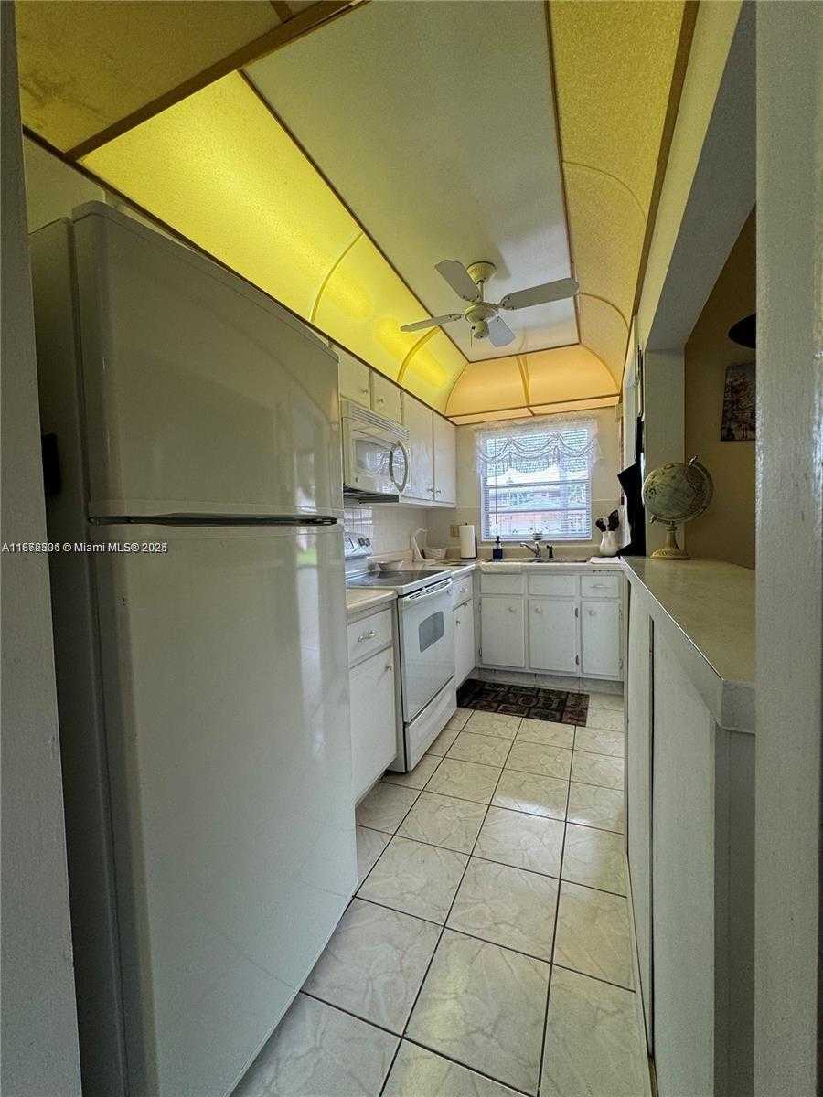 Small Image of 5300 WASHINGTON ST #M107, Hollywood Number 8