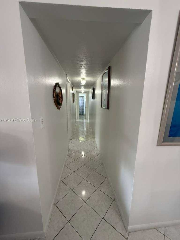 Small Image of 1200 TALLWOOD AVE #305, Hollywood Number 4