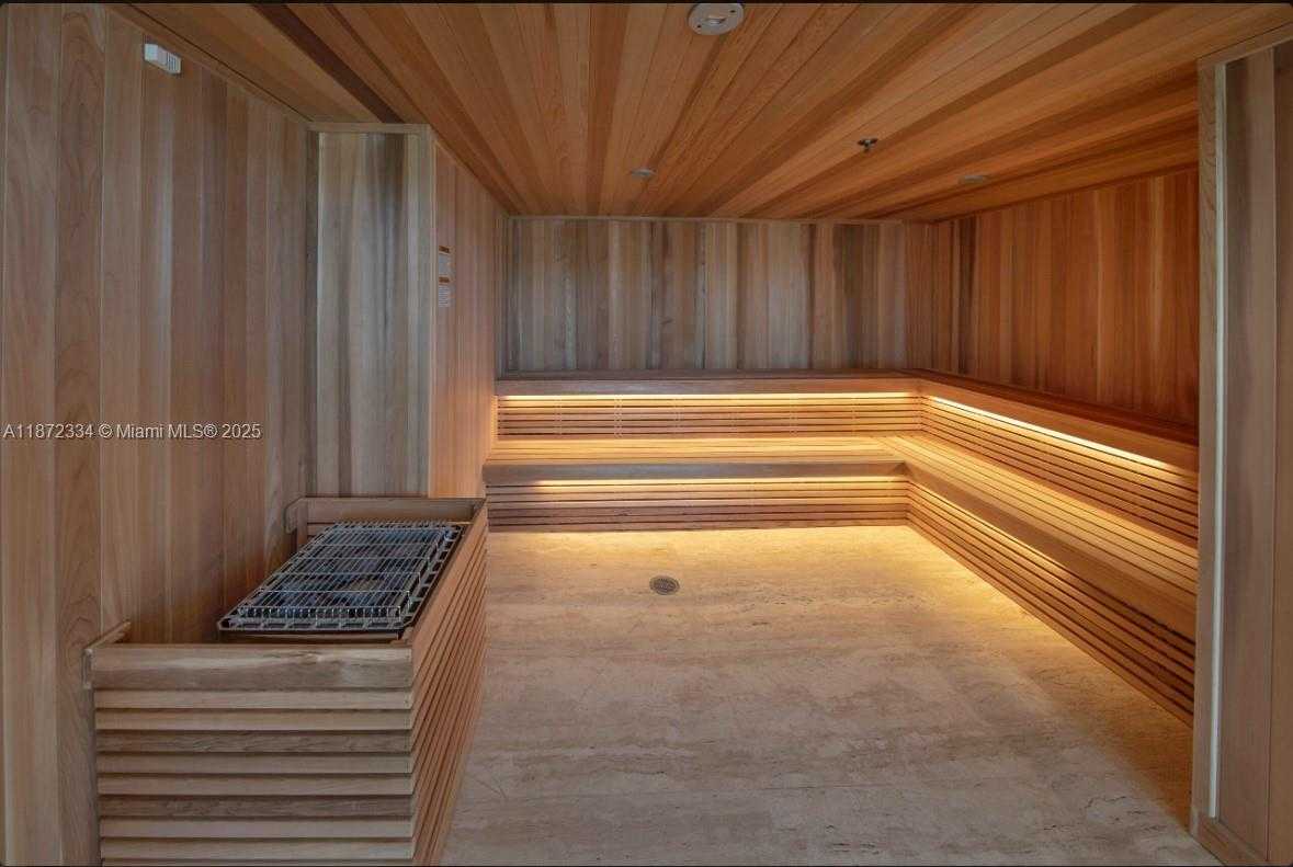 Small Image of 16385 BISCAYNE BLVD #405, North Miami Beach Number 27