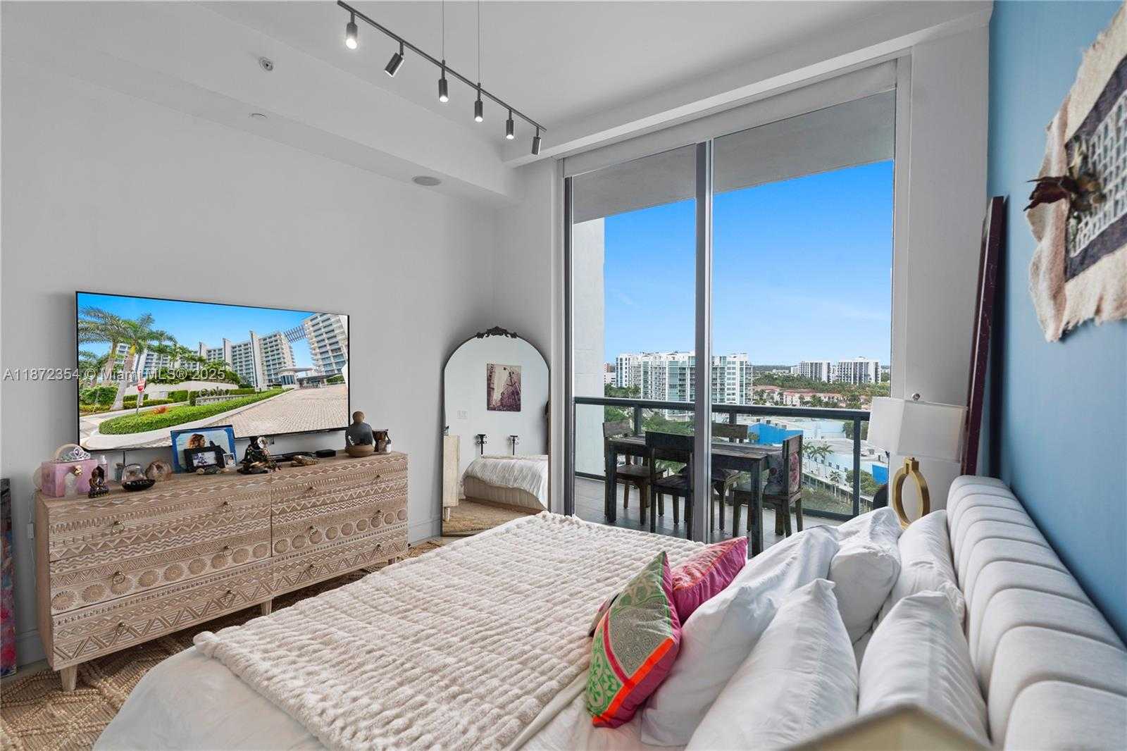 Small Image of 3300 NORTH EAST 188TH ST #LPH16, Aventura Number 30