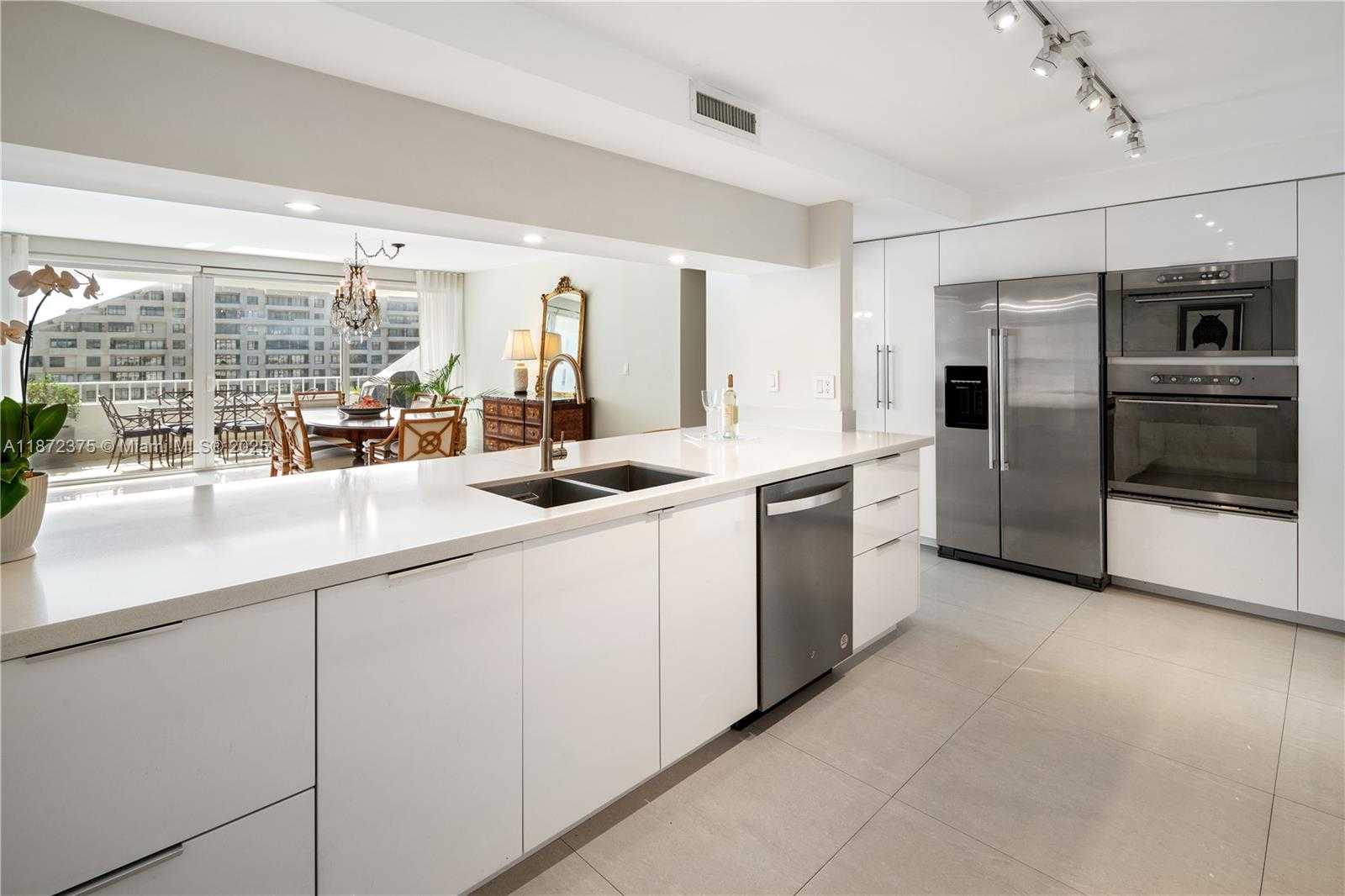 Small Image of 199 OCEAN LANE DR #1005, Key Biscayne Number 15