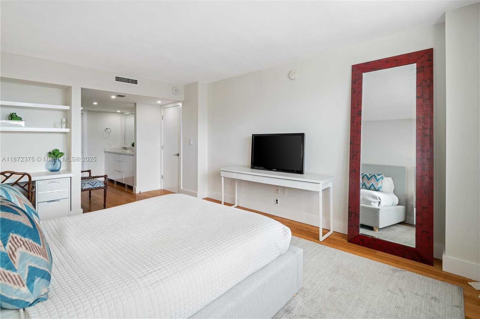 Small Image of 199 OCEAN LANE DR #1005, Key Biscayne Number 17