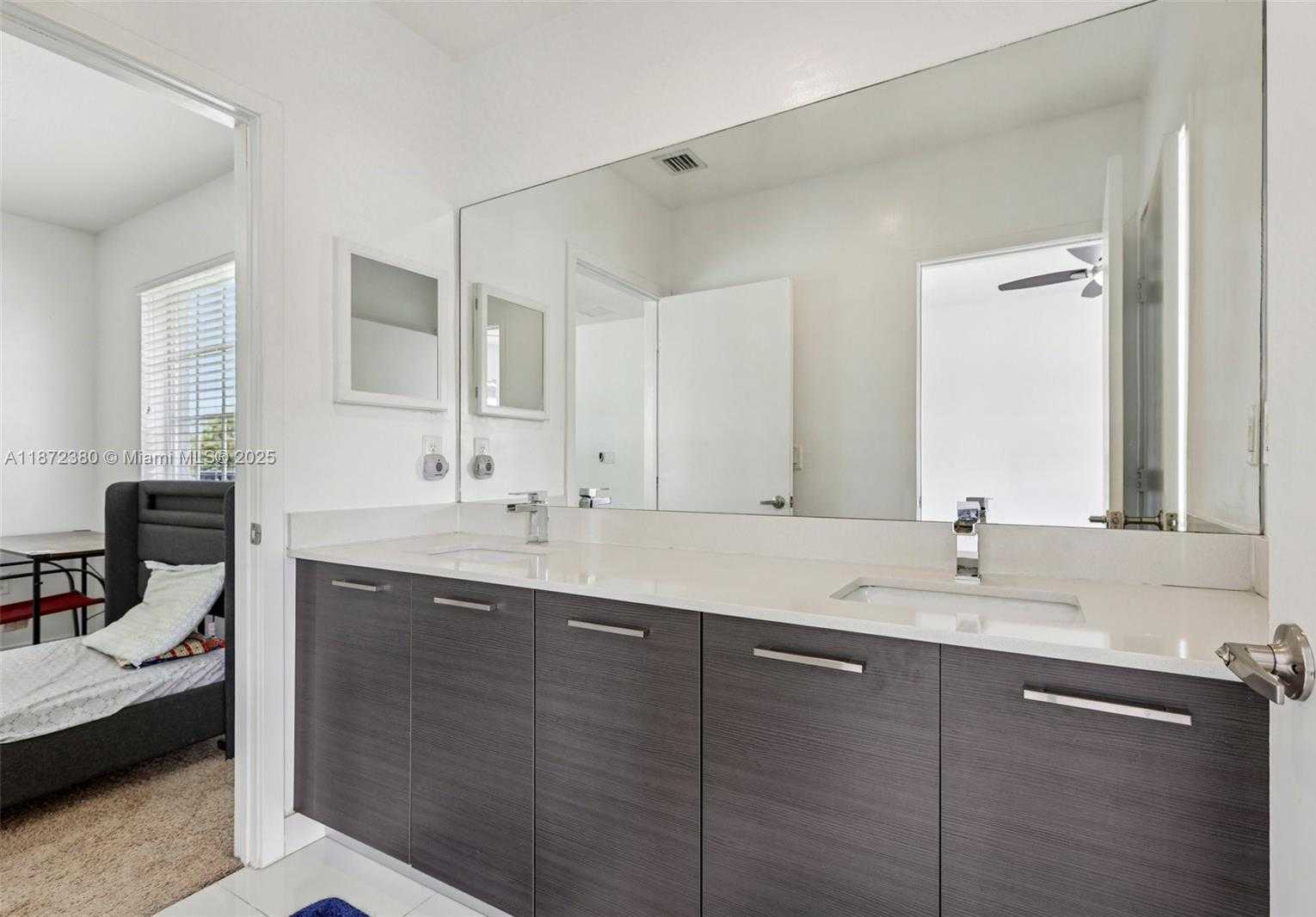 Small Image of 3563 NORTH WEST 13TH ST, Lauderhill Number 37