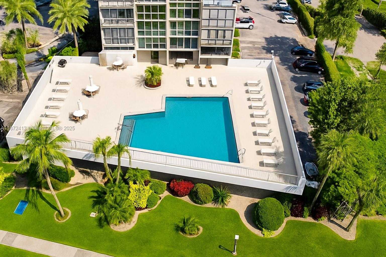 Small Image of 3375 NORTH COUNTRY CLUB DR #701, Aventura Number 49