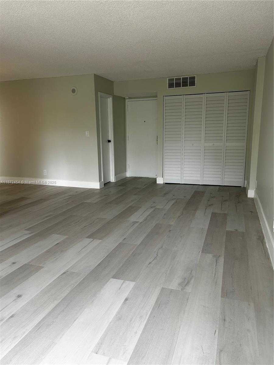 Small Image of 17021 NORTH BAY RD #216, Sunny Isles Beach Number 11