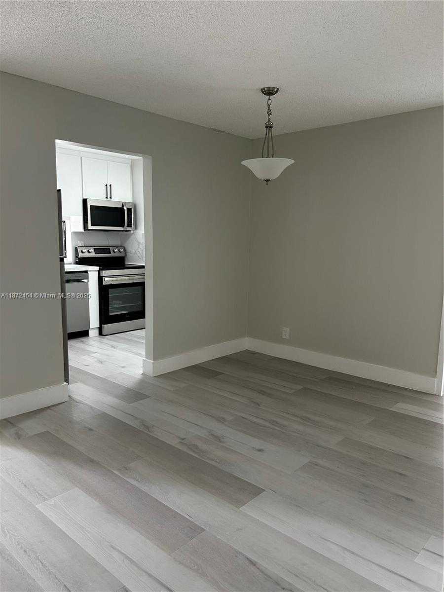 Small Image of 17021 NORTH BAY RD #216, Sunny Isles Beach Number 14