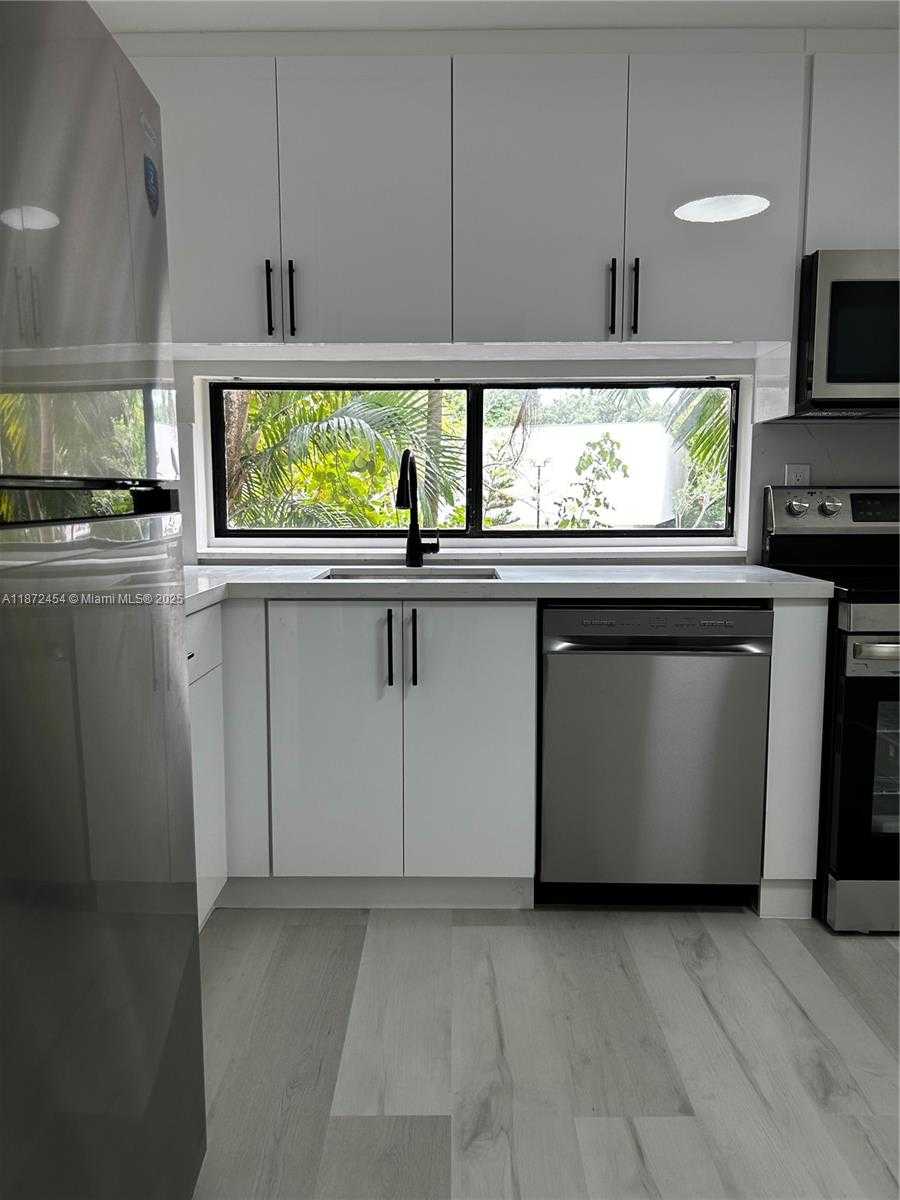 Small Image of 17021 NORTH BAY RD #216, Sunny Isles Beach Number 17