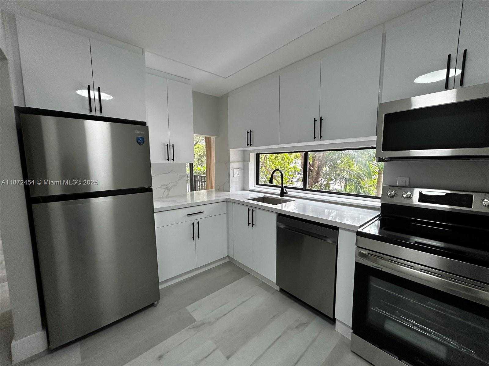 Small Image of 17021 NORTH BAY RD #216, Sunny Isles Beach Number 19