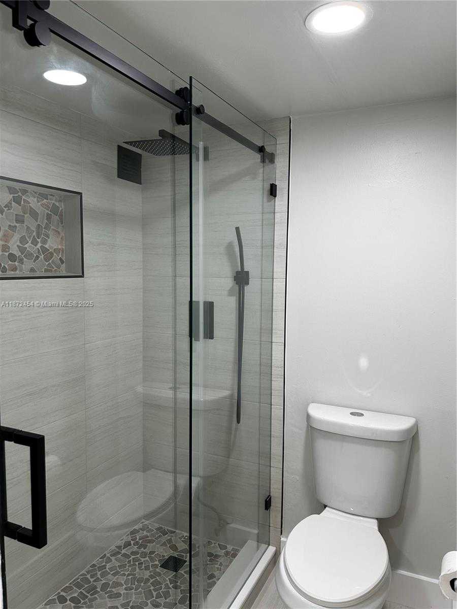 Small Image of 17021 NORTH BAY RD #216, Sunny Isles Beach Number 24